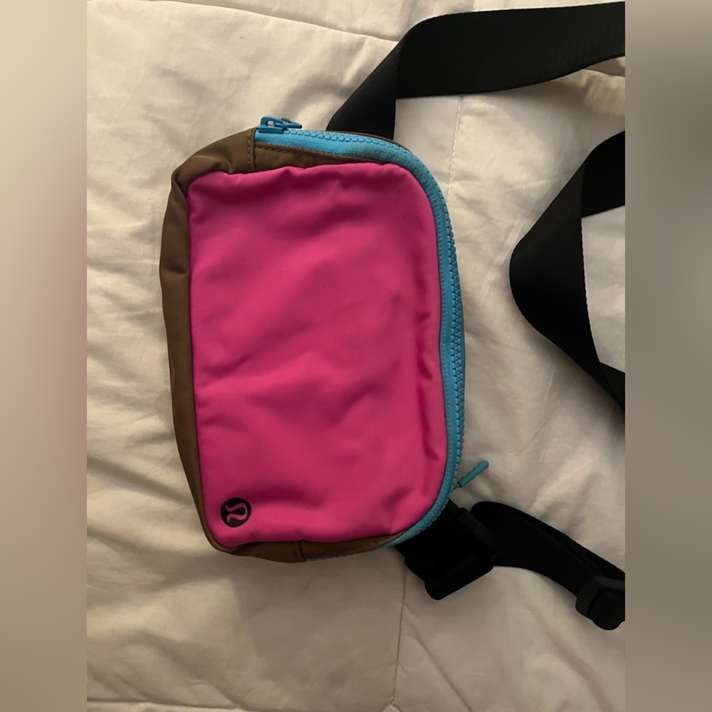 LULULEMON BELT BAG SPECIAL EDITION